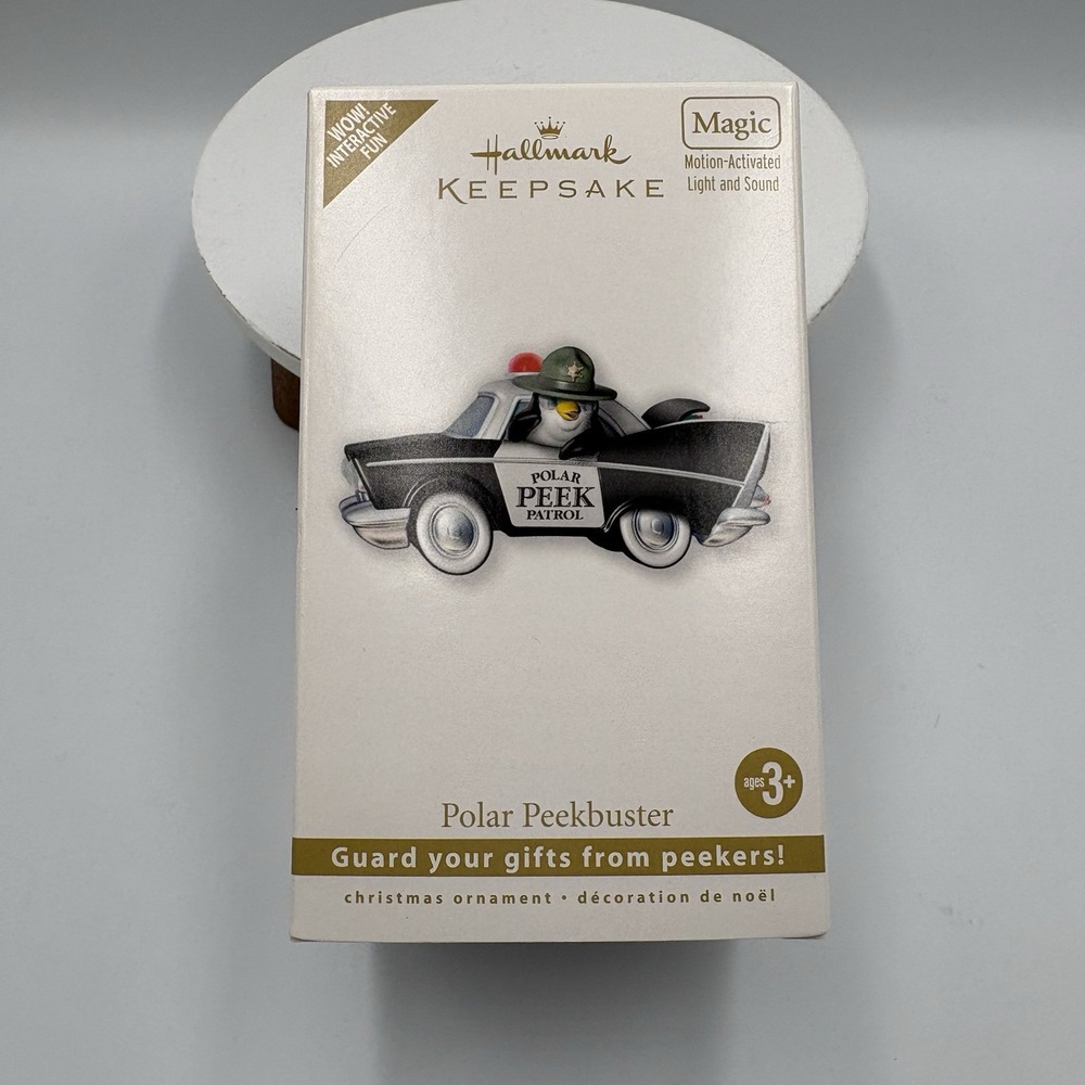 Hallmark Keepsake Ornament Magic 2011 Motion Activated Polar Peekbuster NEW